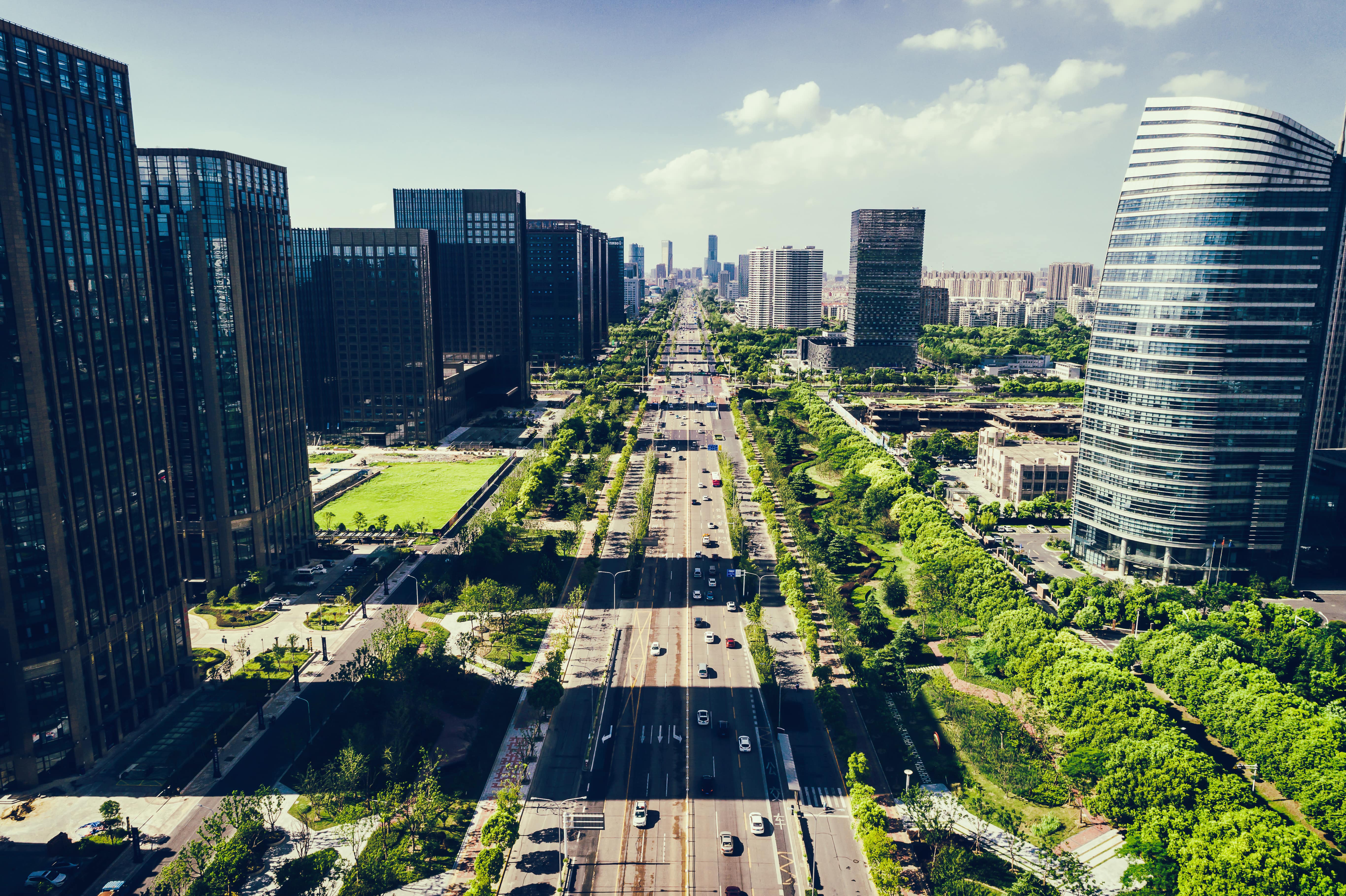 Difficult city. Green City зеленый город. Chengdu great City зеленый комплекс. Современный город. Панорама зеленого города.